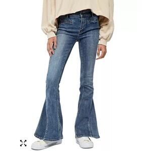 We The Free Dream Lover Medium Wash Flare Jeans Size 31 Y2K Bell Bottom Retro